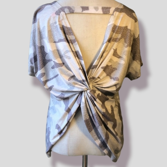 Simply Southern twist back distressed camo shirt - Picture 3 of 5